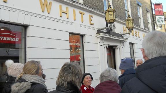 East Anglian Daily Times: An Ipswich tourist guide outside the Great White Horse Hotel East Anglian Daily Times: An Ipswich tourist guide outside the Great White Horse Hotel