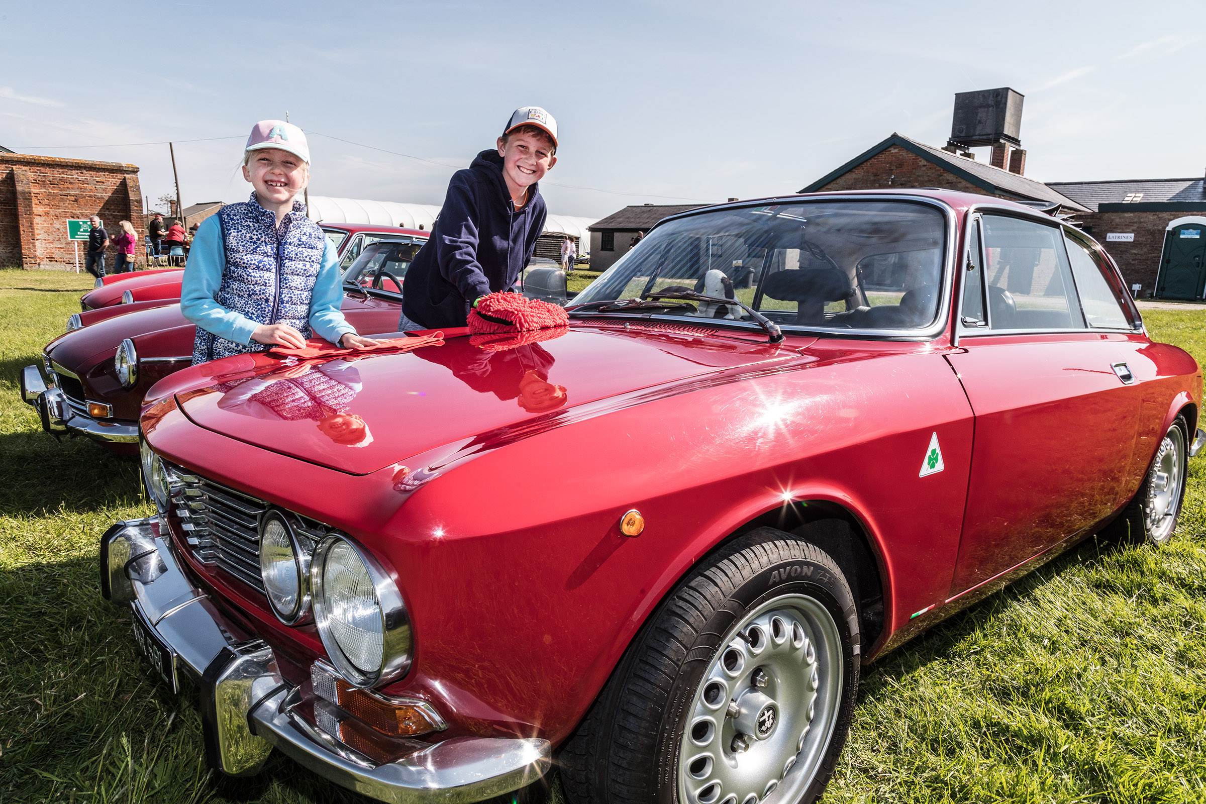 Aston Martins and American Hot-Rods wow Wings and Wheels | East Anglian Daily Times - Vimarsana News