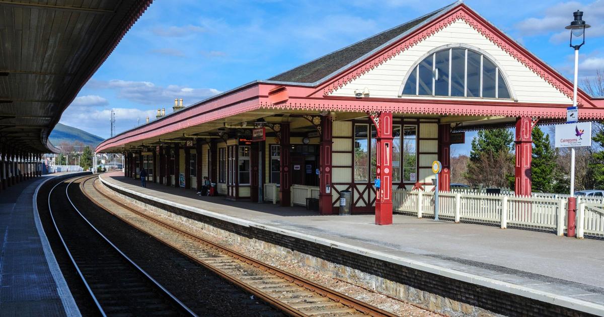 Two people in hospital after trains collide at Aviemore station - Vimarsana News