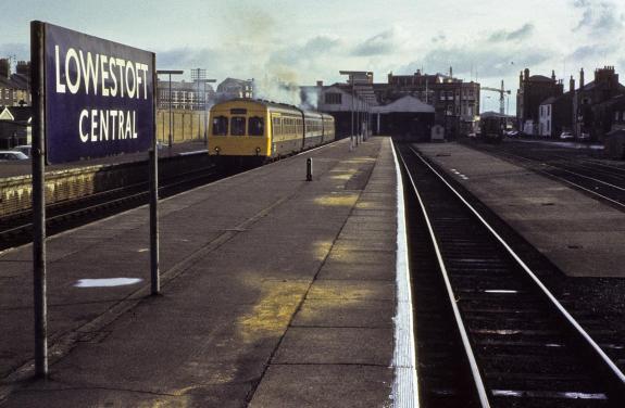 East Anglian Daily Times: One of the station's 'Running In Boards' signs in situ on a platform at Lowestoft. Picture: Dave Pearce Departures Collection East Anglian Daily Times: One of the station's 'Running In Boards' signs in situ on a platform at Lowestoft. Picture: Dave Pearce Departures Collection
