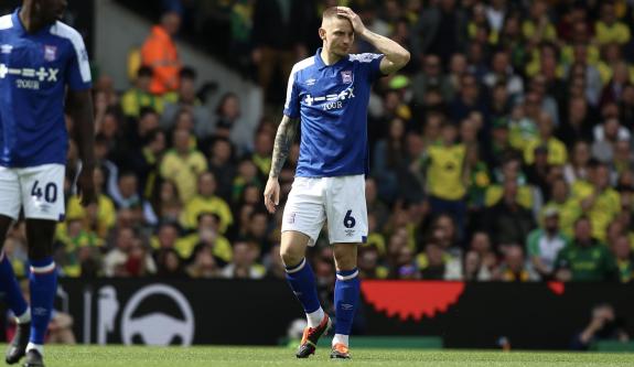 East Anglian Daily Times: Ipswich pushed hard for a stoppage-time equaliser, but it wasn't to be. East Anglian Daily Times: Ipswich pushed hard for a stoppage-time equaliser, but it wasn't to be.