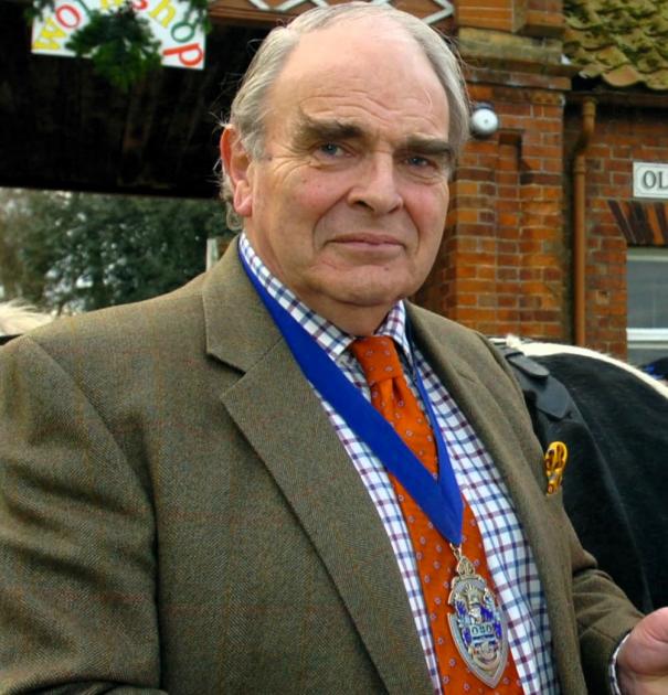 Long-serving Suffolk councillor Sir Peter Batho has died at the age of 85 